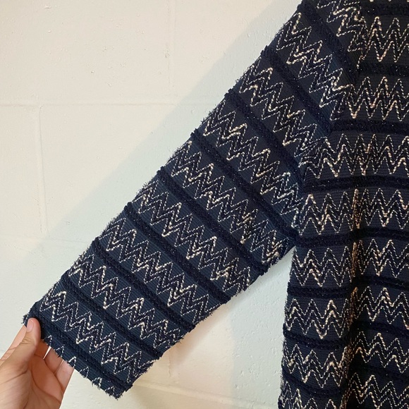 Chico’s Easywear Navy Chevron Shimmery Open Front Cardigan Size 2/Large - Picture 4 of 10